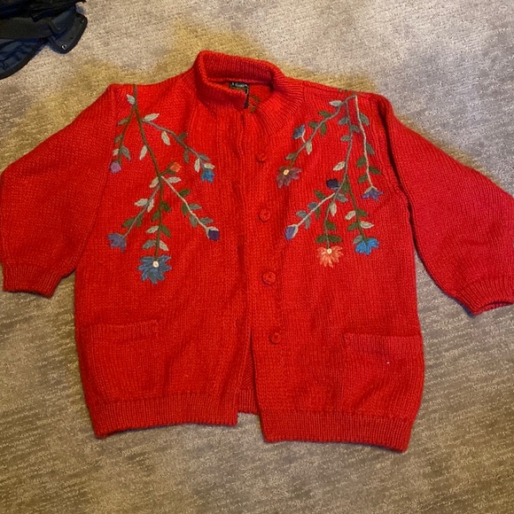 Gorgeous vintage hand knit cardigan from when the Balkans were still Yugoslavia - Picture 1 of 4